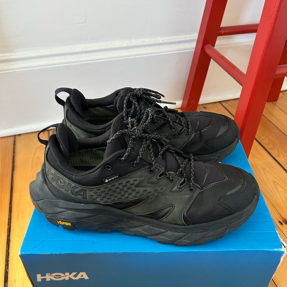 Black Hoka Anacapa Low GTX